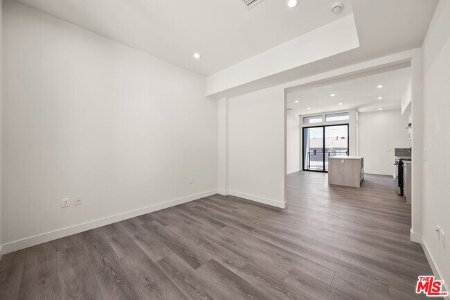 Building Photo - 1200 N Orange Grove Ave