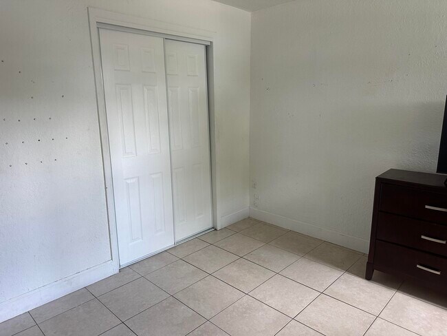 Foto del edificio - 1511 NE 32nd St