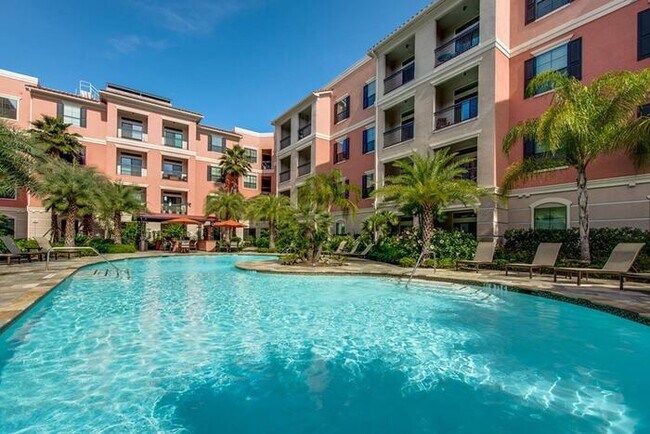 Foto del edificio - 1235 E NASA Pkwy