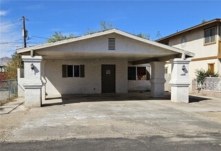 Building Photo - 1201 Puerta Vista