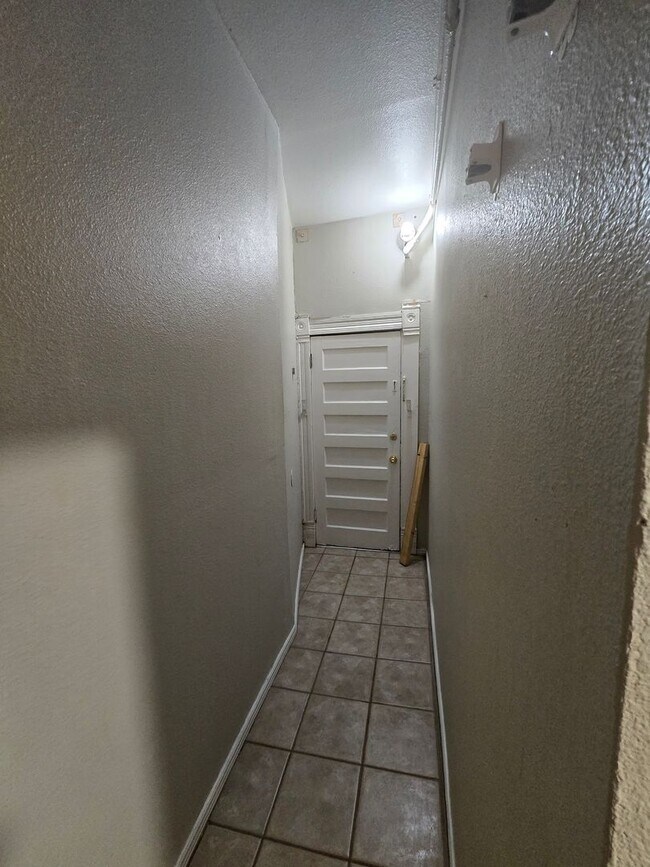 Foto del edificio - This updated and welcoming condo in the he...