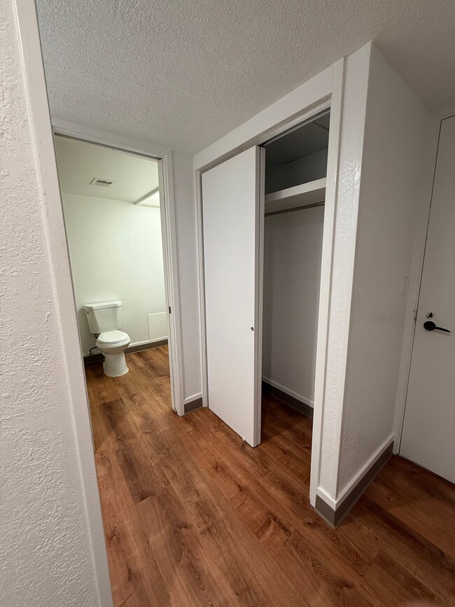 Building Photo - 400 Hualani St