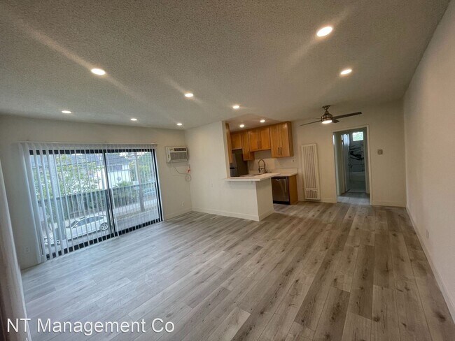 Building Photo - 1 br, 1 bath Apartment - 3601 Keystone Ave...
