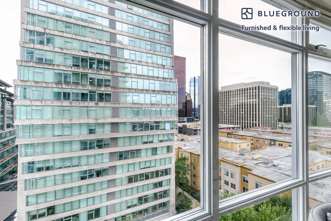 Foto del edificio - 989 112th Ave NE