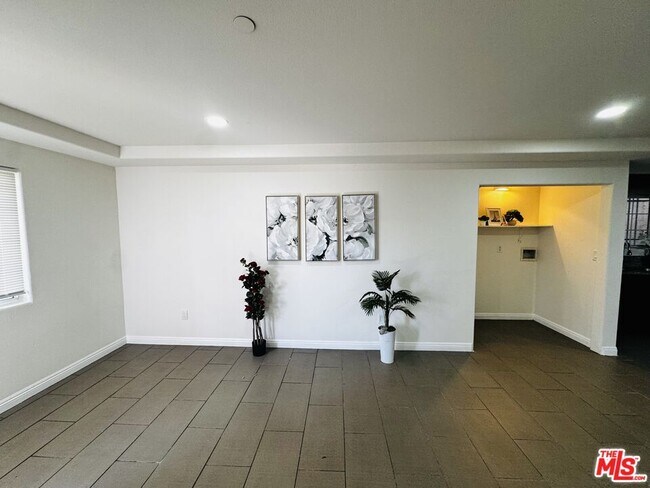 Foto del edificio - 10952 1/2 Wilmington Ave