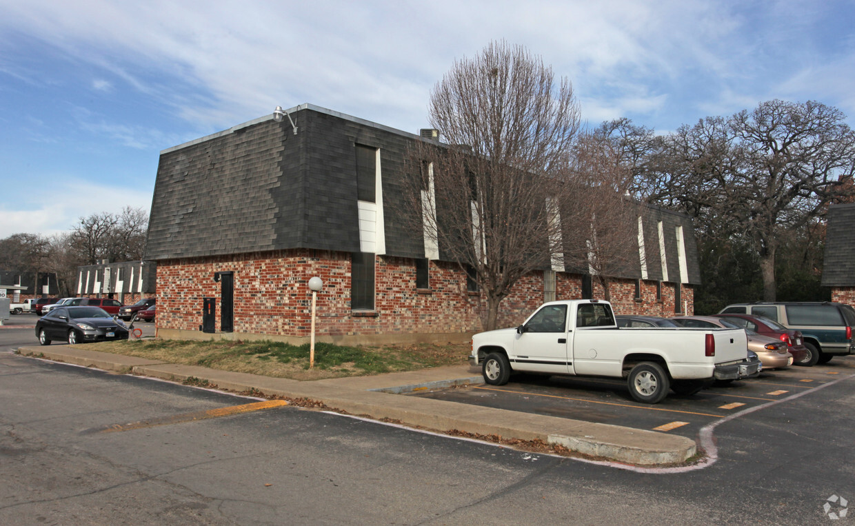 Building Photo - Springdale Apartments