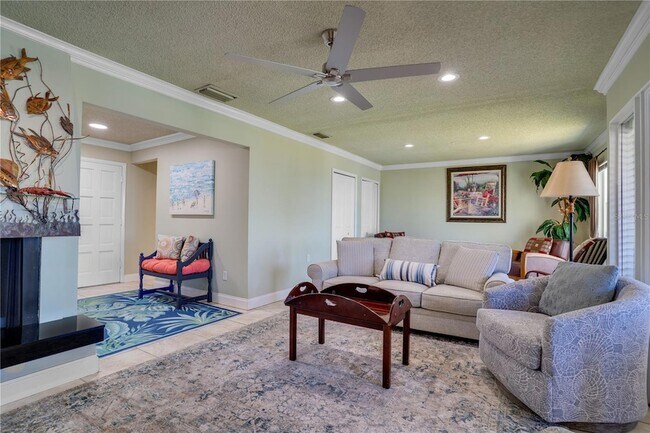 Foto del edificio - 654 Windrush Bay Dr