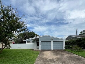 Building Photo - 107 Tarpon Ave