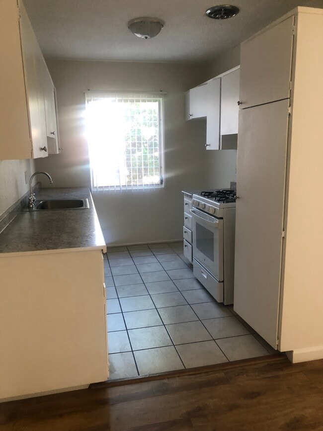 Building Photo - 514 Gramercy S Pl