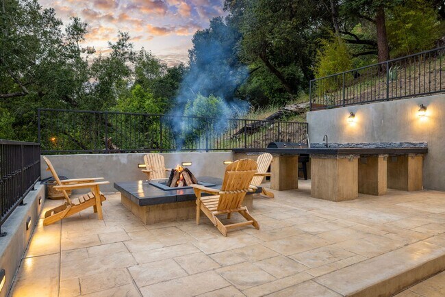 Foto del edificio - Coming Soon~ Private Wine Country Estate Retreat....