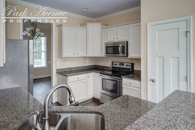 Building Photo - 590 Black Angus Dr