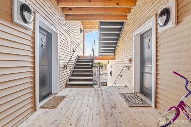 Building Photo - 427 Micali Way