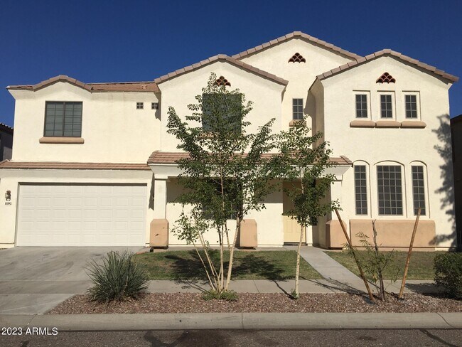 Foto del edificio - 13592 W Gelding Dr