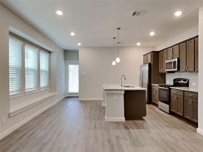 Building Photo - 2447 Cohorn Trl