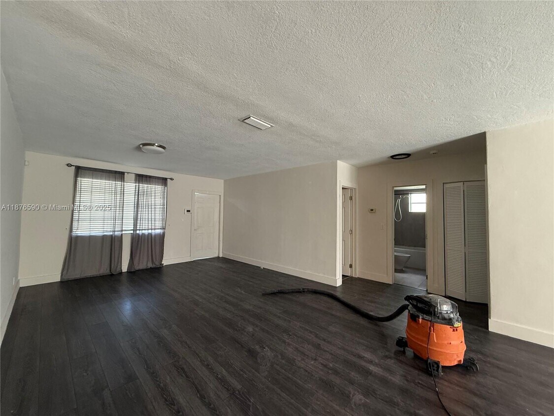 Building Photo - 4021 Red Rd