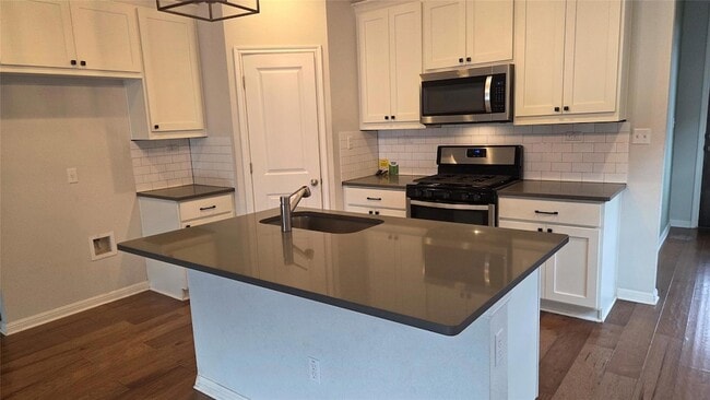 Building Photo - 209 Winding Hollow Ln