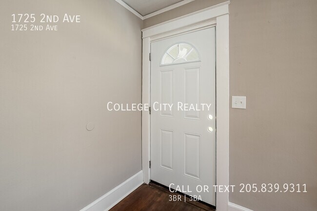 Building Photo - 1725 2nd Ave