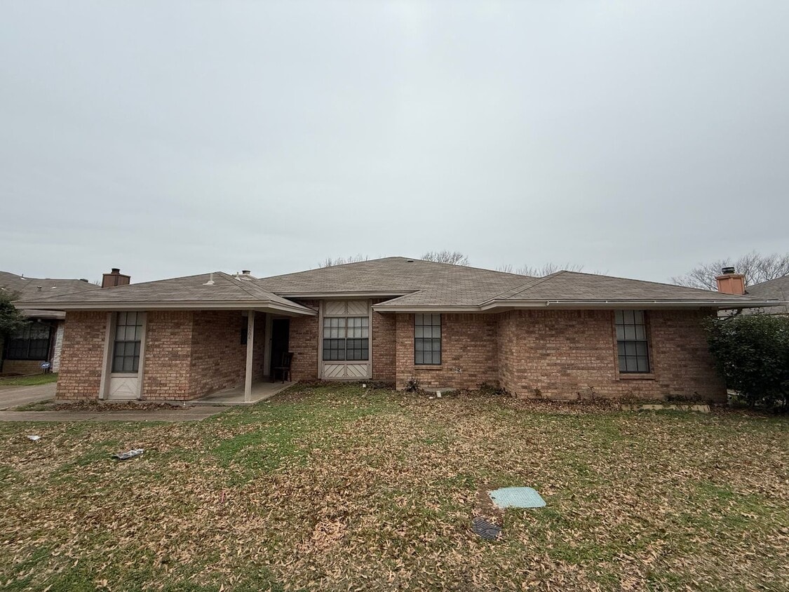 3 bedroom 2 bathroom Duplex in 76015 - 3 bedroom 2 bathroom Duplex in 76015