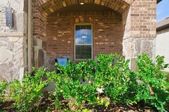 Building Photo - 9727 Rockwell Dr