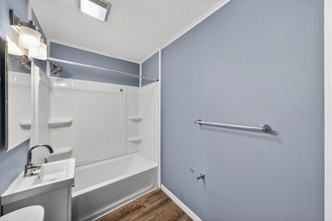 Foto del edificio - 3220 Vermont Pl