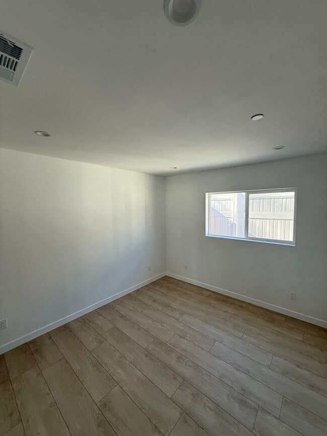 Foto del edificio - 22026 Saticoy St