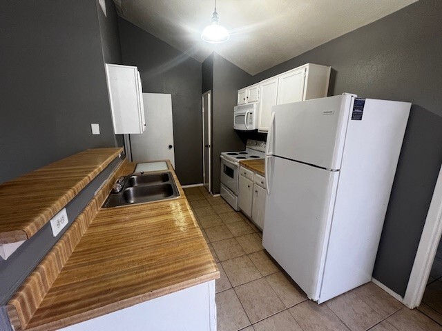 Building Photo - 22119 Moss Falls Ln