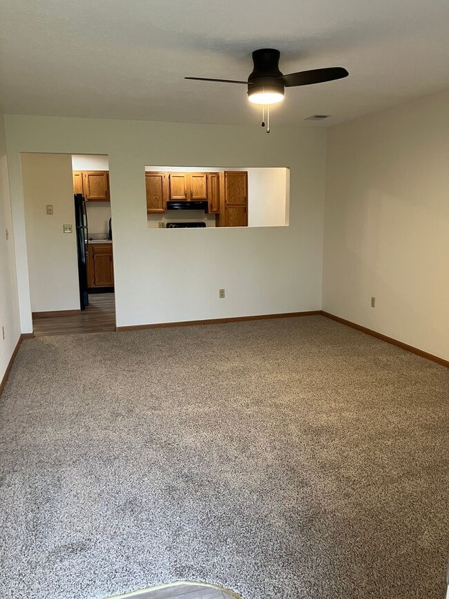 Building Photo - Charming 2-Bedroom Ranch in Peaceful Piqua...