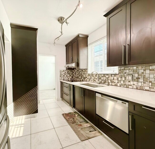 Foto del edificio - 1500 SW 18th St