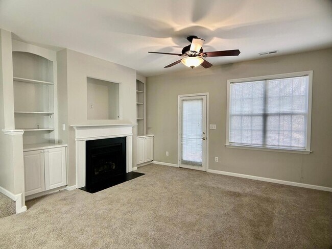 Foto del edificio - 157 Woodson Dr