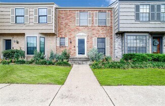 Building Photo - 7505 Memorial Woods Dr