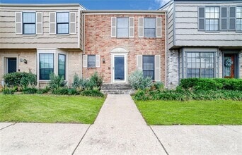 Building Photo - 7505 Memorial Woods Dr