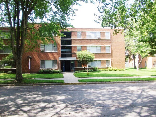 Building Photo - 210 16th St NE