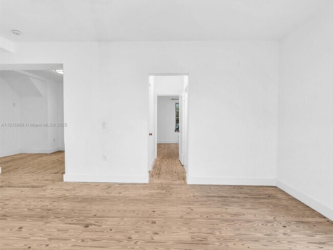 Foto del edificio - 821 Jefferson Ave