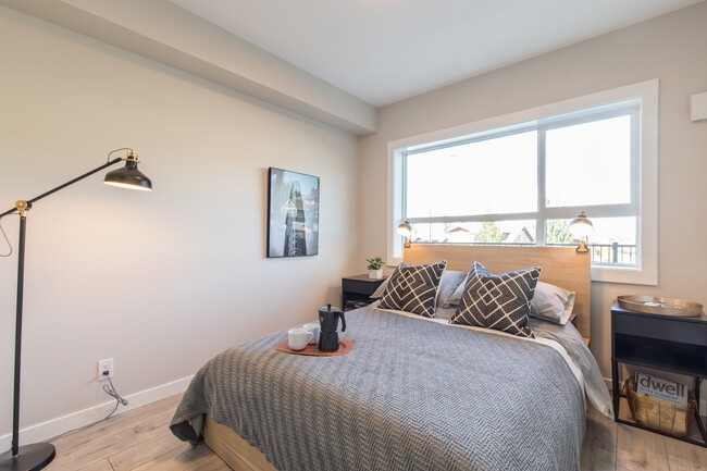 Building Photo - 2036 South Island Highway