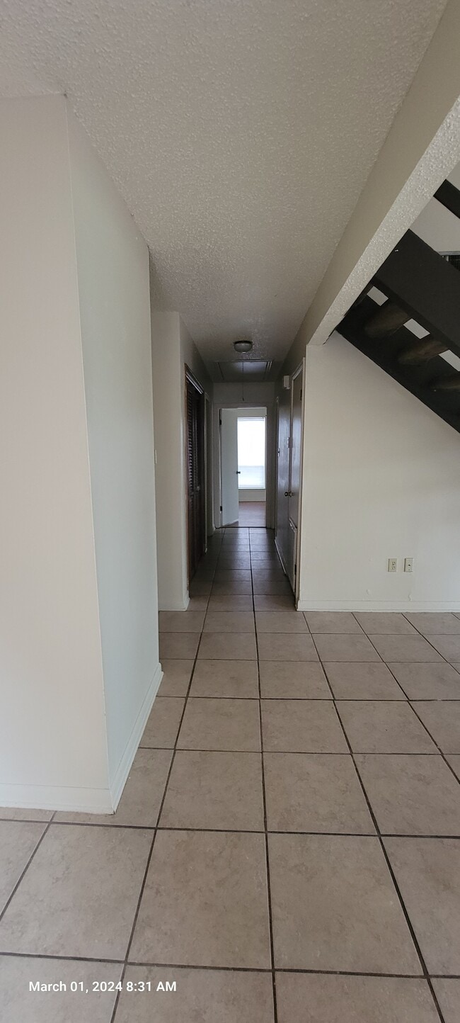 Building Photo - 7913 Bles Ave