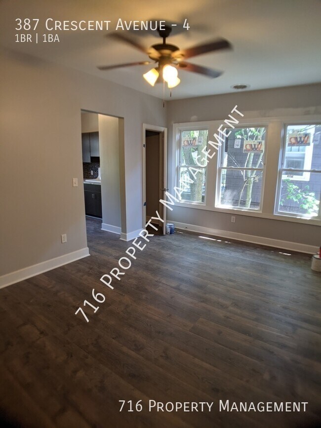 Building Photo - Cute One Bedroom with WiFi Included! Avail...