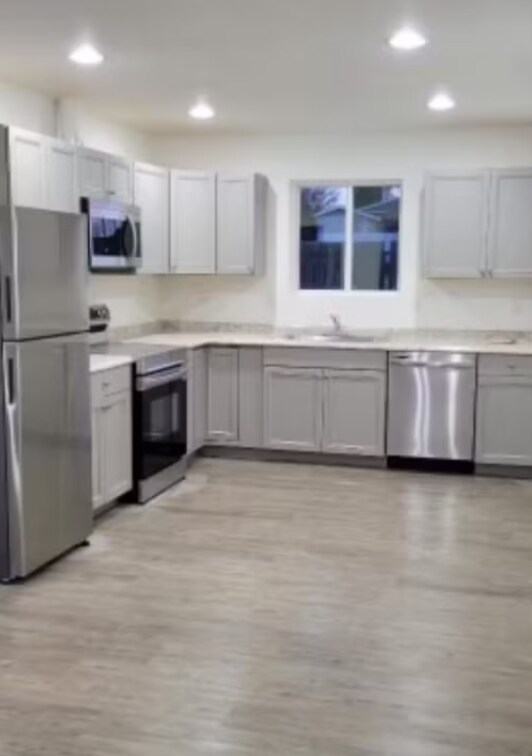 Foto del edificio - 809/811 W 8TH