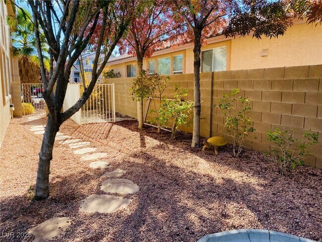 Foto del edificio - 10234 Torrey Valley Ct