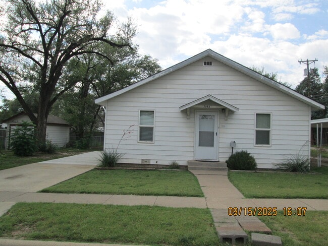 Building Photo - 508 College St