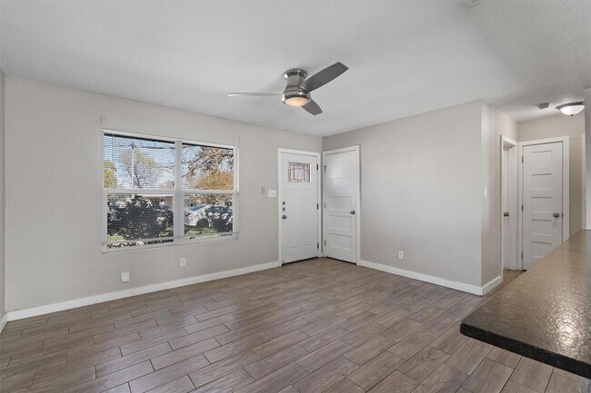 Foto del edificio - 4707 Little Hill Cir