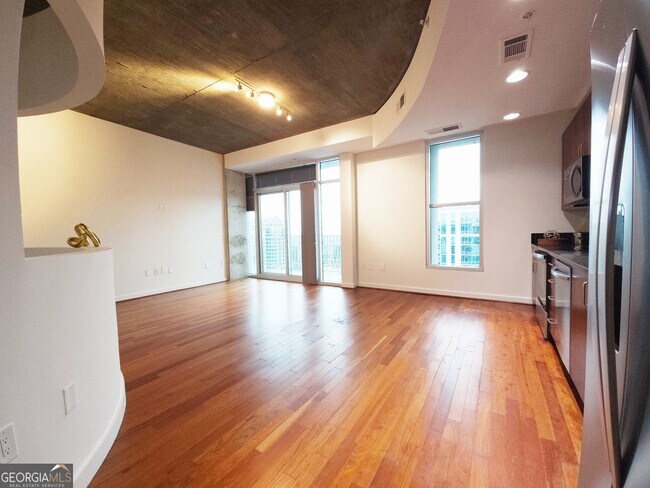 Foto del edificio - 250 Pharr Rd NE