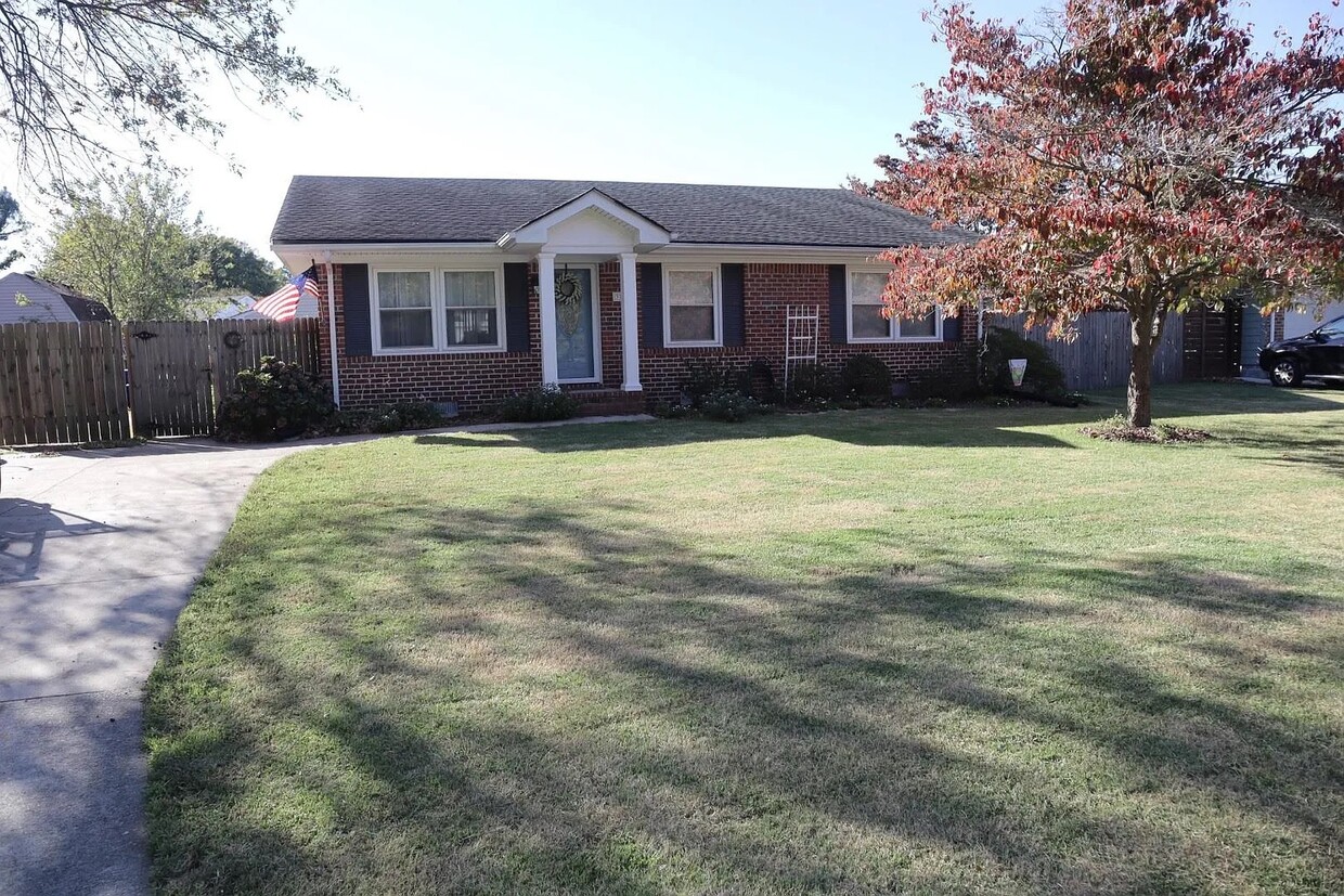 Foto principal - 3723 Cardinal Ln