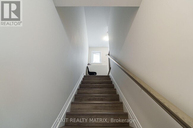 Building Photo - 161 Massalia Cres