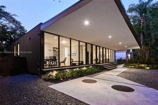 Building Photo - 4045 Bonita Ave
