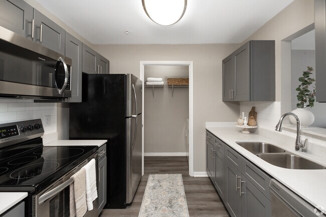 Foto del edificio - Riverwood Apartments