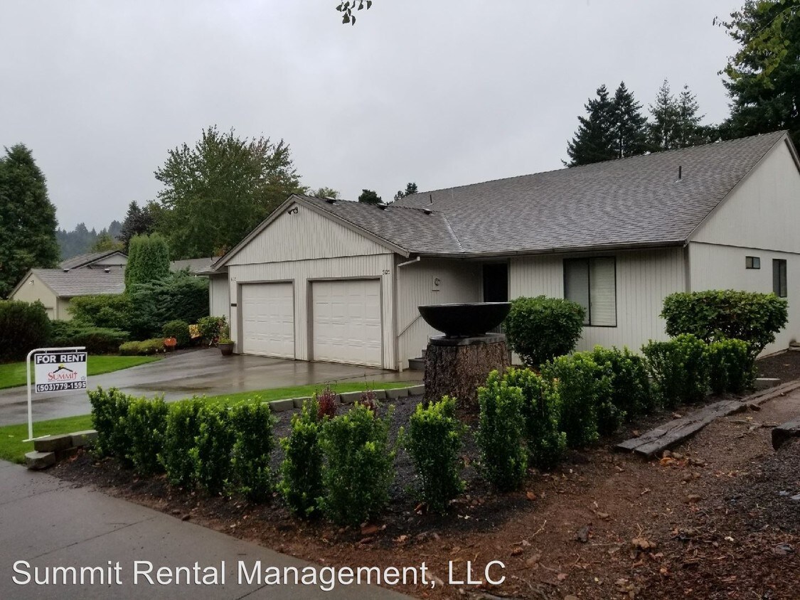 Primary Photo - 6125 Woodside Dr SE