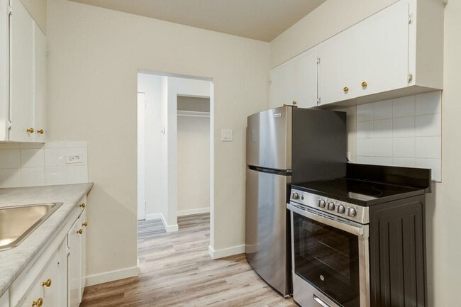 Building Photo - Peyto Apartments