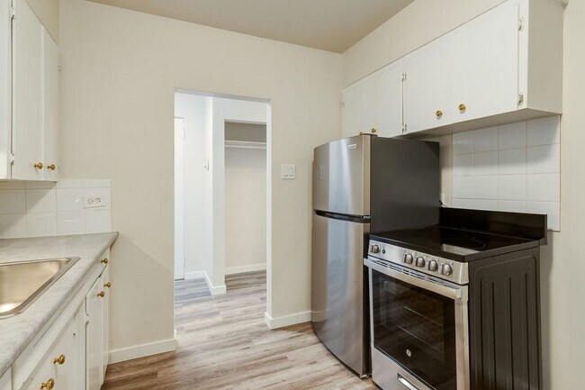 Photo du bâtiment - Peyto Apartments