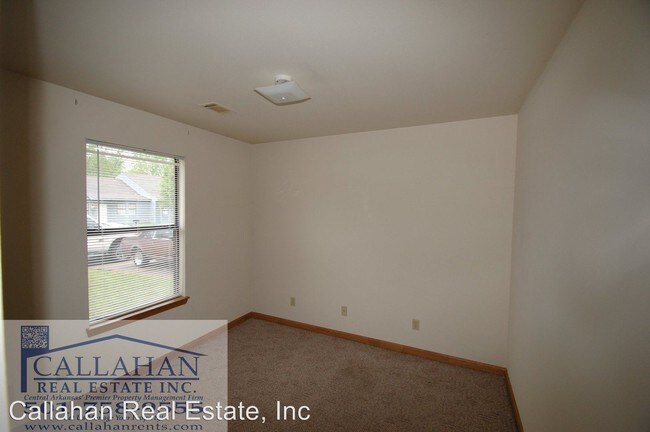 Building Photo - 1004 Ruth Ann Dr
