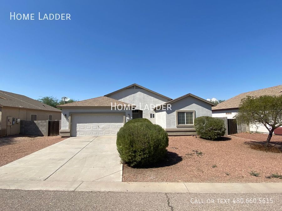 Primary Photo - Discover Your Dream Home in Casa Grande!